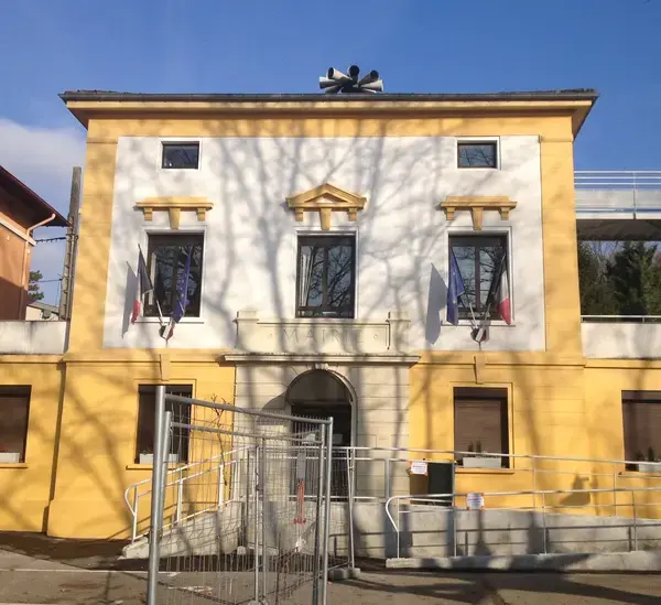 Monte Escalier 69 Monte escalier Cailloux-sur-Fontaines